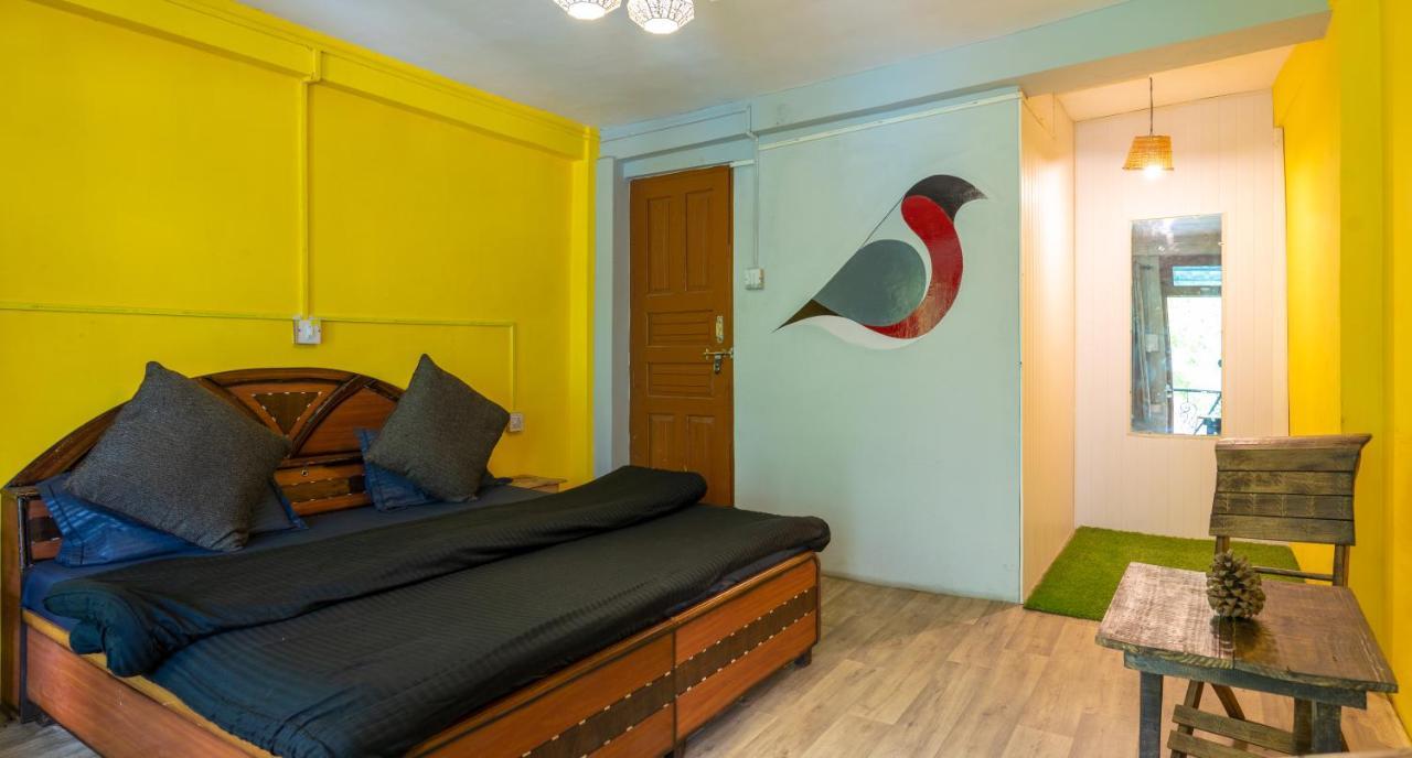 Whoopers Hostel Tosh Екстериор снимка