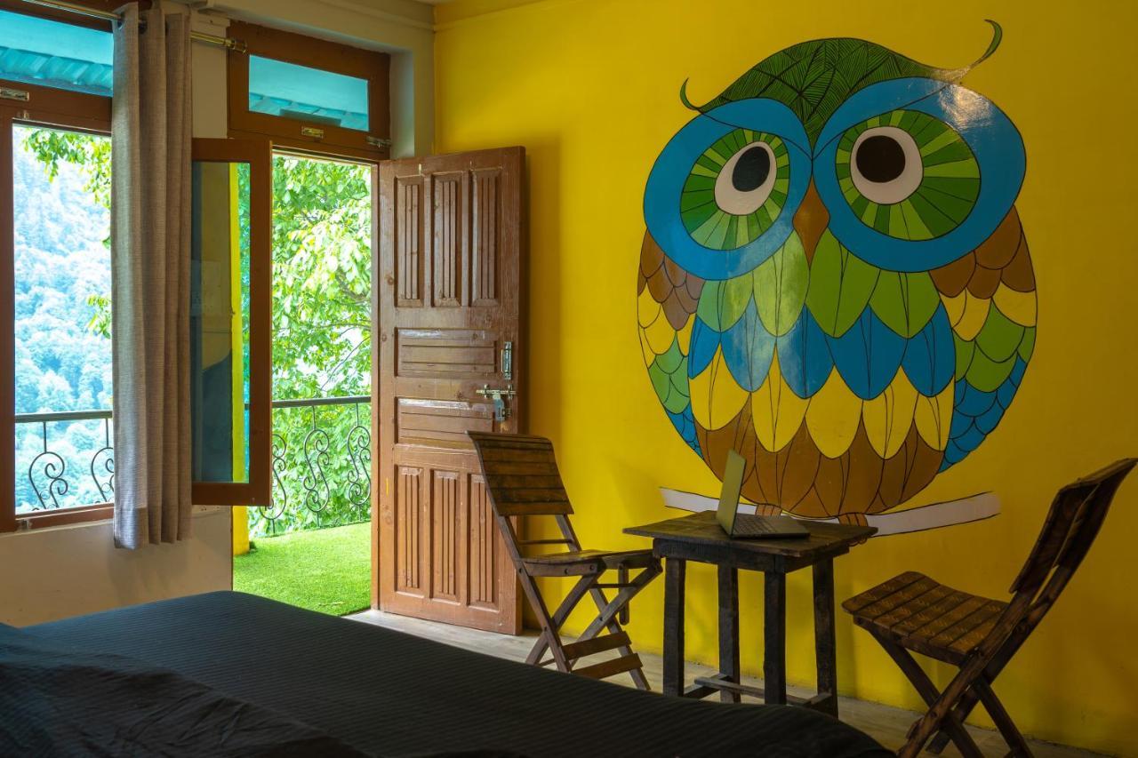 Whoopers Hostel Tosh Екстериор снимка