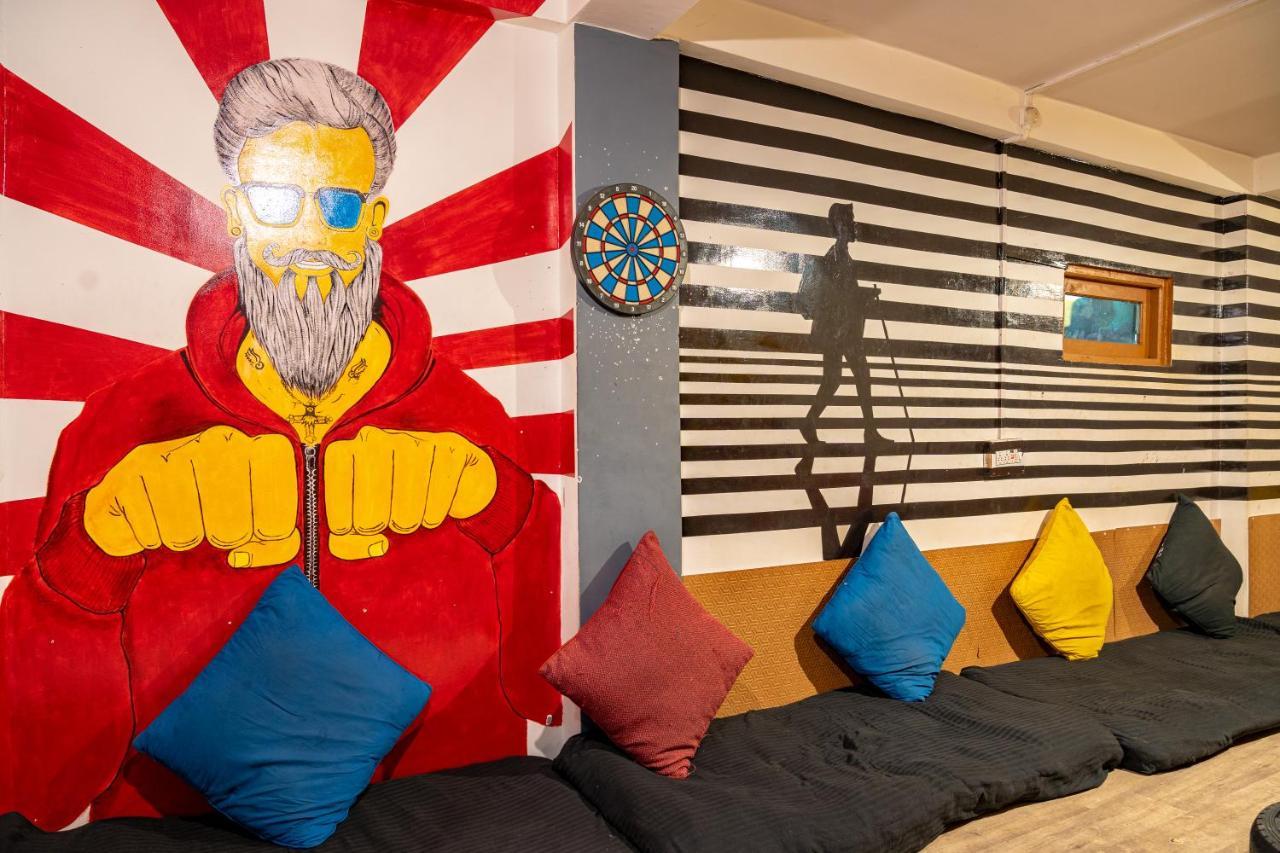 Whoopers Hostel Tosh Екстериор снимка