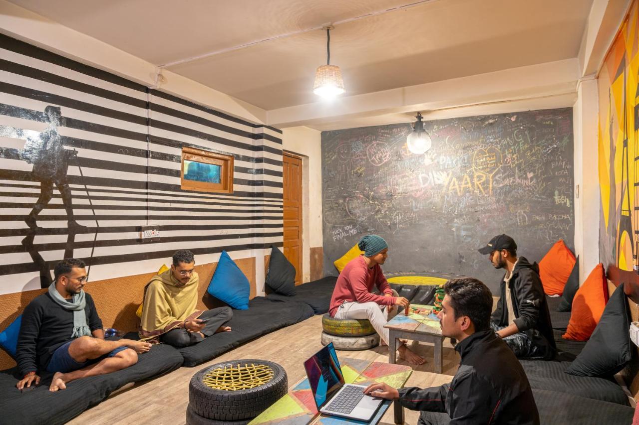 Whoopers Hostel Tosh Екстериор снимка