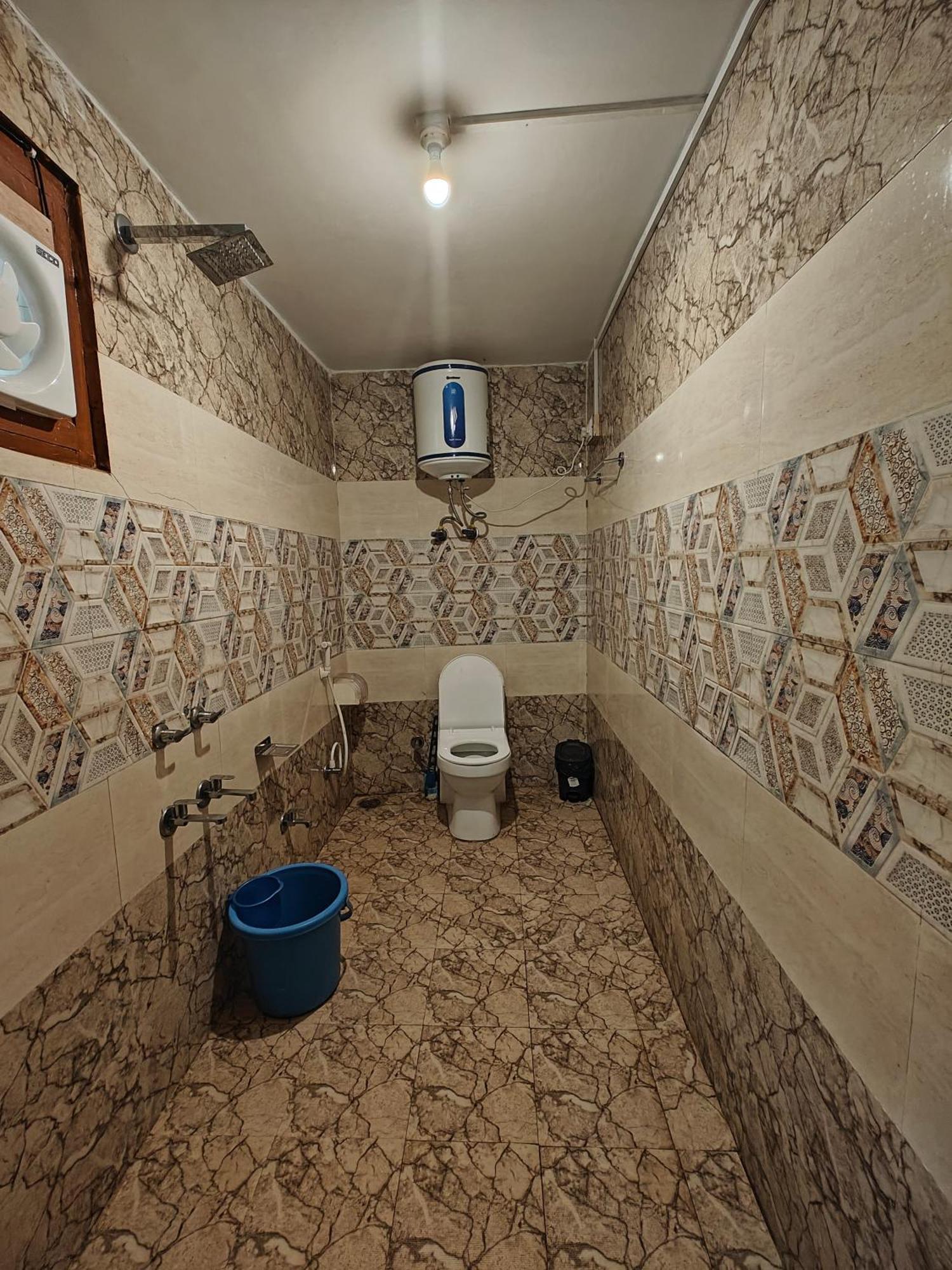 Whoopers Hostel Tosh Екстериор снимка